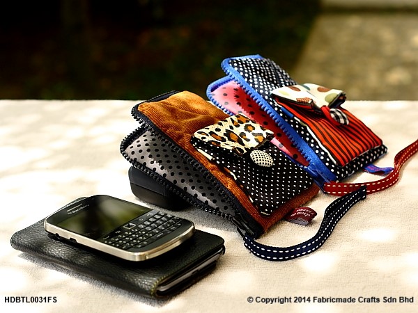 fabricmade crafts handphone holder (9x15cm)